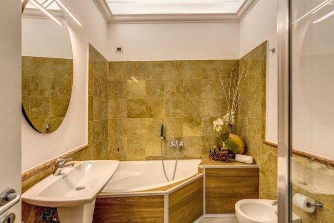 Hotel Smart Lux Roma Centro Esterno foto
