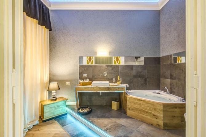 Hotel Smart Lux Roma Centro Esterno foto