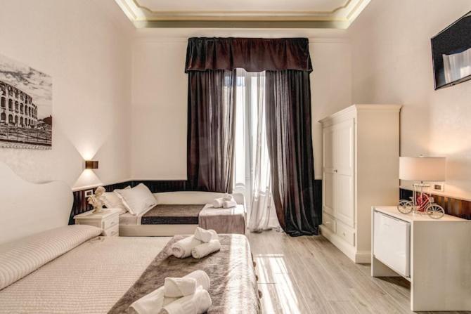 Hotel Smart Lux Roma Centro Esterno foto