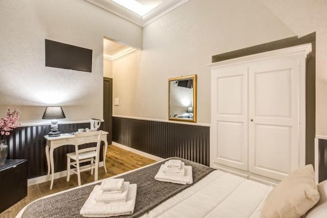 Hotel Smart Lux Roma Centro Esterno foto