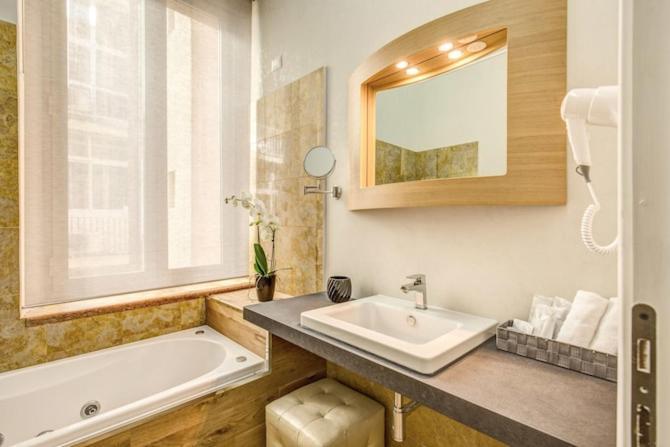 Hotel Smart Lux Roma Centro Esterno foto