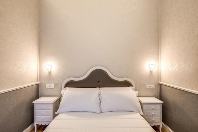 Hotel Smart Lux Roma Centro Esterno foto