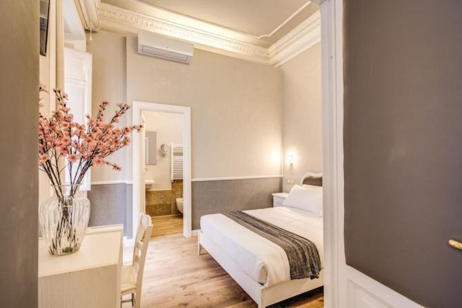Hotel Smart Lux Roma Centro Esterno foto