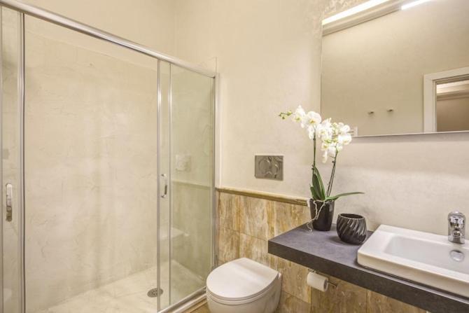 Hotel Smart Lux Roma Centro Esterno foto