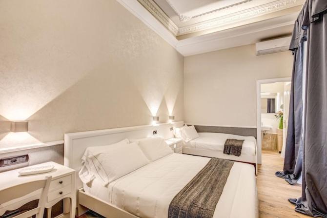 Hotel Smart Lux Roma Centro Esterno foto