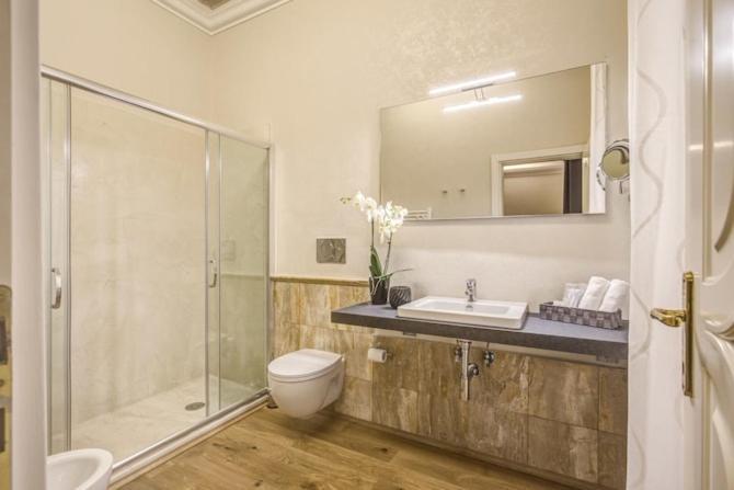 Hotel Smart Lux Roma Centro Esterno foto