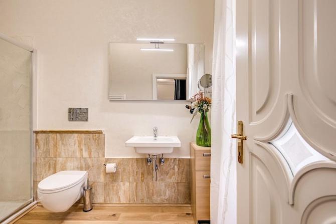Hotel Smart Lux Roma Centro Esterno foto