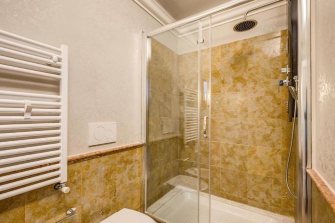 Hotel Smart Lux Roma Centro Esterno foto